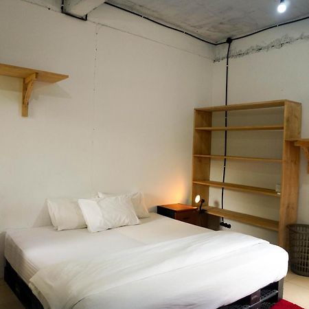 Kuta  Lotide Surf Camps Lombok旅舍 外观 照片